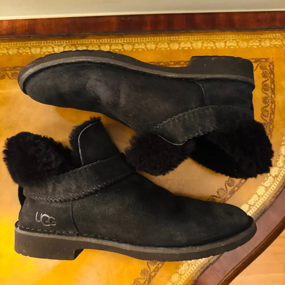 UGG Womens McKay Black 1012358 Suede Sheepskin Pull On Ankle Boots Booties Sz 10